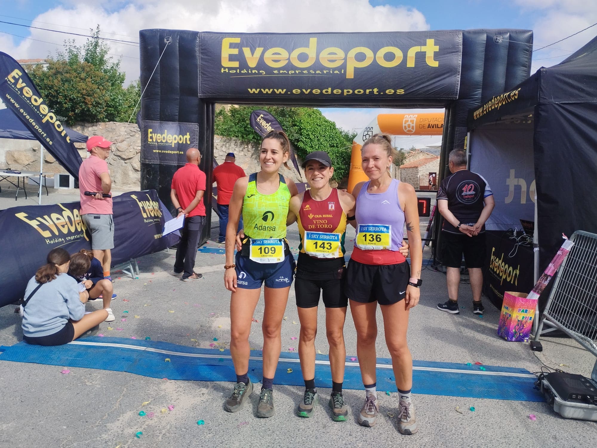 Chicas en línea de meta